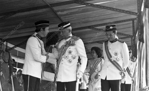 KL04_06042015_AGONG_BERANGKAT