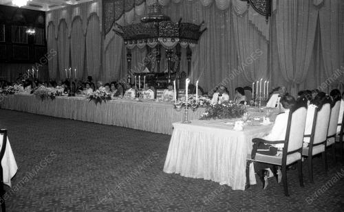 KL04_06042015_AGONG_SANTAP
