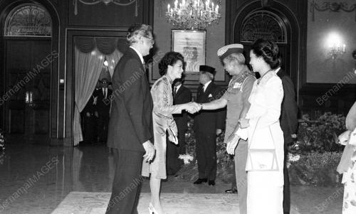 KL04_06042015_HADAP_AGONG
