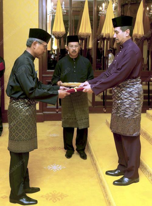 TUANKU MIZAN ZAINAL ABIDIN