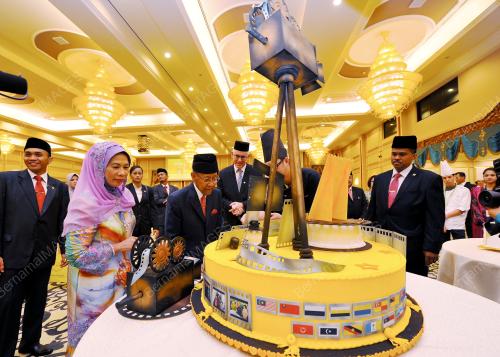 KL04_06062014_AGONG