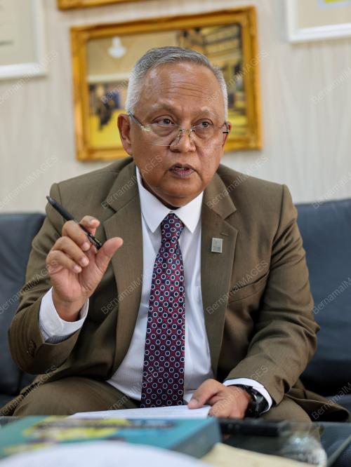 DATUK AR AZMAN MD HASHIM