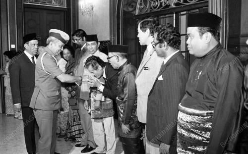 KL04_06102015_AGONG