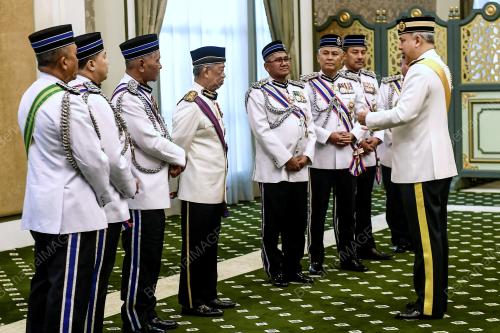 KL04_06122018_AGONG_BN201812055611