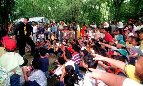 KL04_07012016_CHILDRENS_WORLD