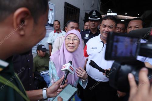 DATUK SERI DR WAN AZIZAH WAN ISMAIL