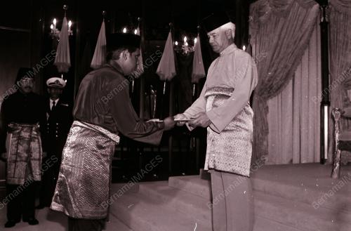 SULTAN AZLAN MUHIBBUDDIN SHAH