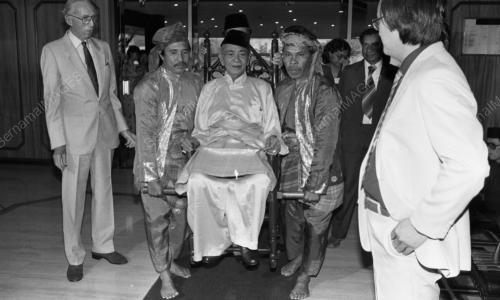 KL04_07102015_BIOGRAFI_TUNKU
