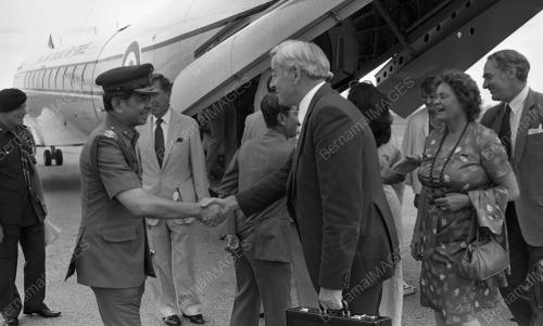 KL04_08012015_NZ_DEFENCE_MINISTER