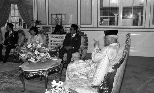 KL04_08012015_PENASIHAT_AGONG