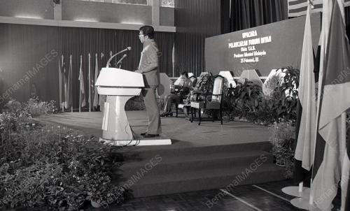 KL04_08012015_PM_FORUM_INTAN