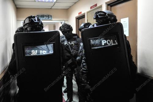 BUKU SEJARAH PENUBUHAN BRIGED TENGAH DAN BATALION 4,5,6 & 19 PGA