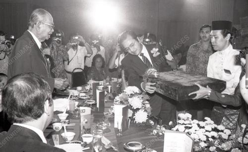 HARI JADI KE-80 TUN HUSSEIN ONN