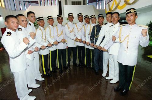 SHARAFUDDIN IDRIS SHAH