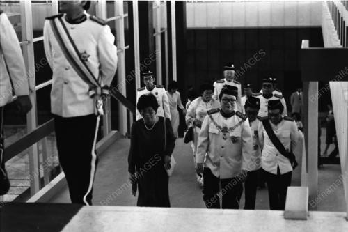 KL04_08031982_BUKA_PARLIMEN