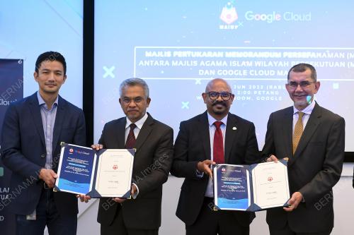 TAN SRI DR MOHD DAUD BAKAR
