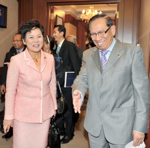 TAN SRI ABU ZAHAR UJANG