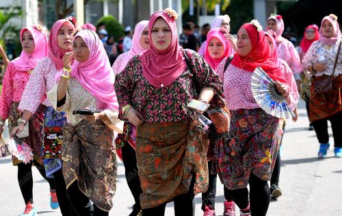 KL04_08102017_BATIK_BN201710077828