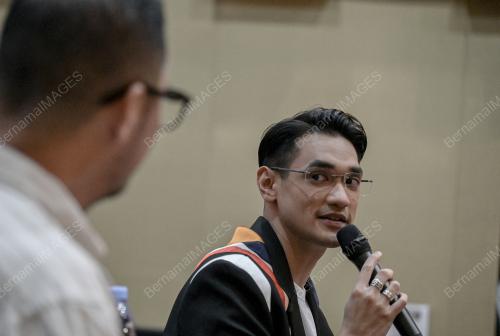 AFGANSYAH REZA