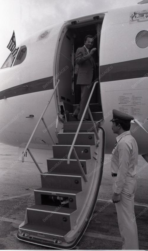 DR. MAHATHIR MOHAMAD
