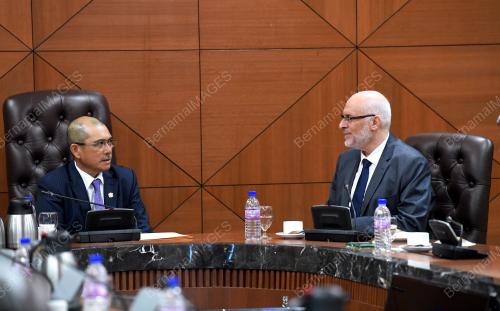 KL04_08122017_KUNJUNGAN