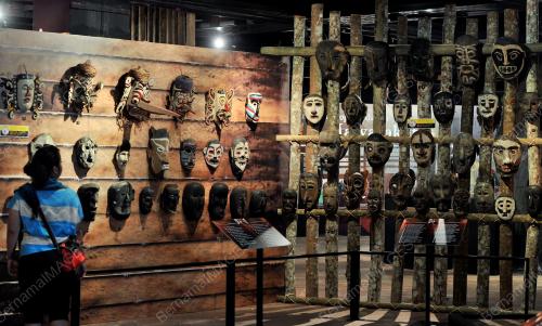 KL04_09012013_PAMERAN_TOPENG