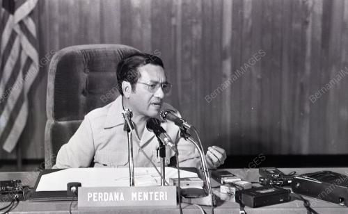 DATUK SERI DR. MAHATHIR MOHAMAD