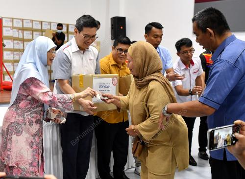 DATUK SERI DR WAN AZIZAH WAN ISMAIL