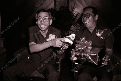 TUN DAIM ZAINUDDIN