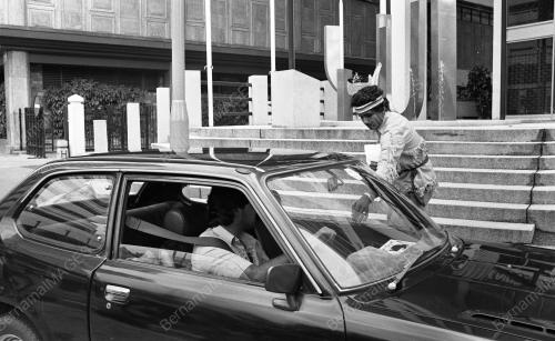 KL04_10032015_KLSE