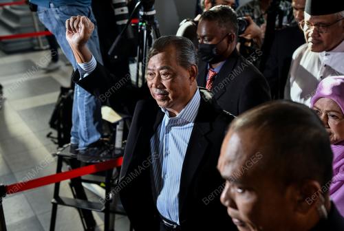 TAN SRI MUHYIDDIN MOHD YASSIN