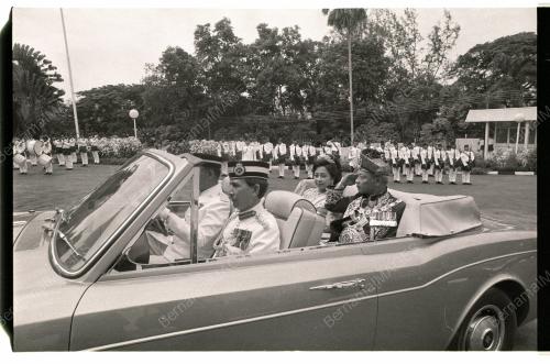 PERARAKAN KERETA DI RAJA