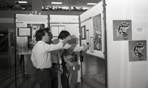PAMERAN POSTER