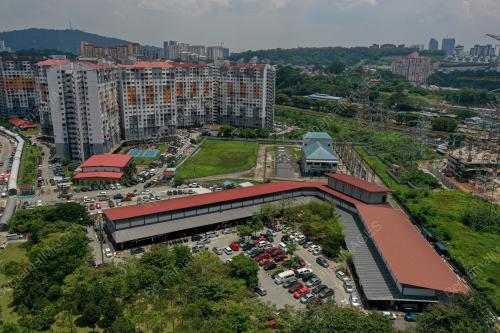 MENAIK TARAF PUSAT PENJAJA