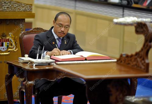 KL04_10122012_SENATOR