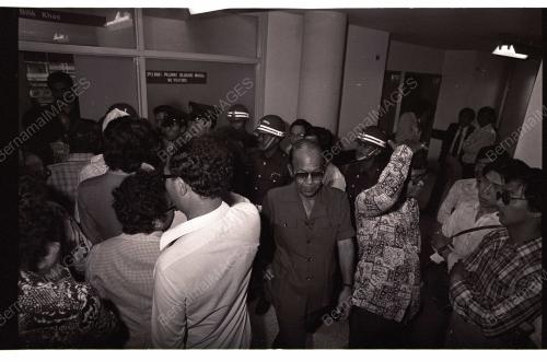 ORANG RAMAI DAN PIHAK MEDIA