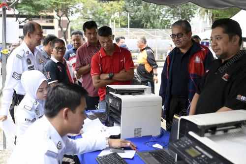 DATUK SERI MAZLAN LAZIM