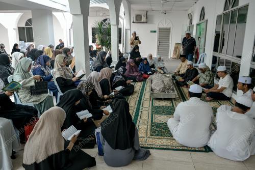 SOLAT JENAZAH DATUK ROSNAH ABD MAJID