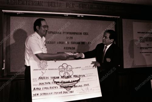PENYAMPAIAN CEK