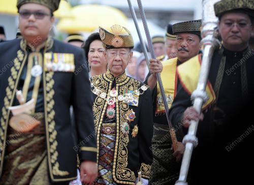 KL04_12032012_AGONG