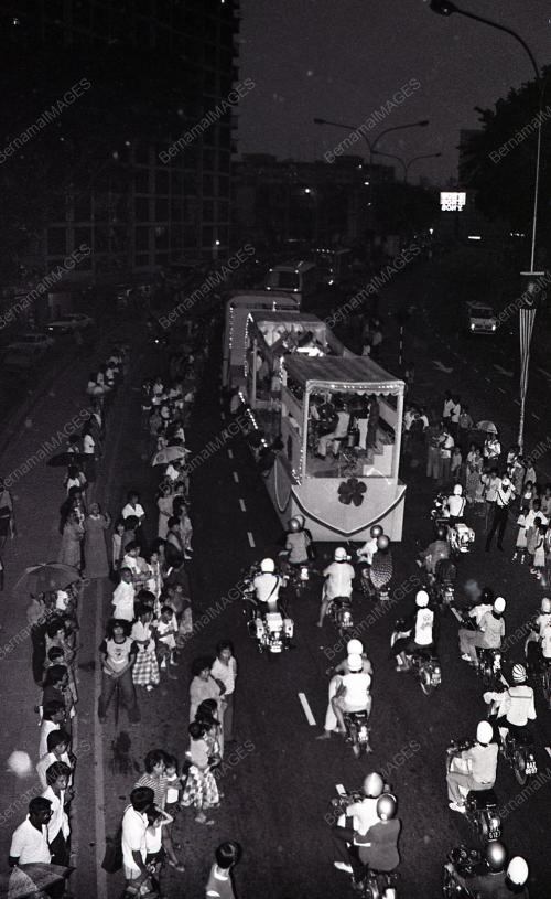 PERARAKAN KERETA BERHIAS