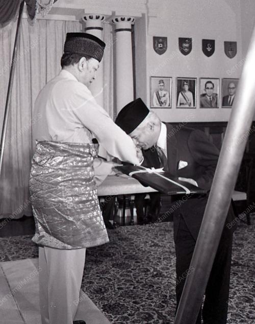 SULTAN AZLAN SHAH