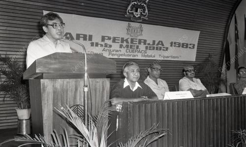 KL04_13012015_HARI_PEKERJA