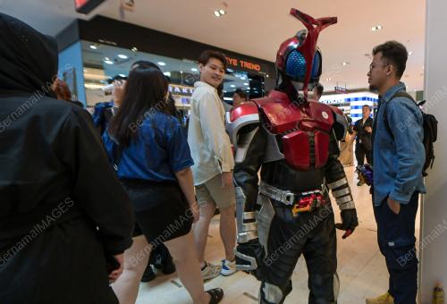 PAMERAN KAMEN RIDER KE-50