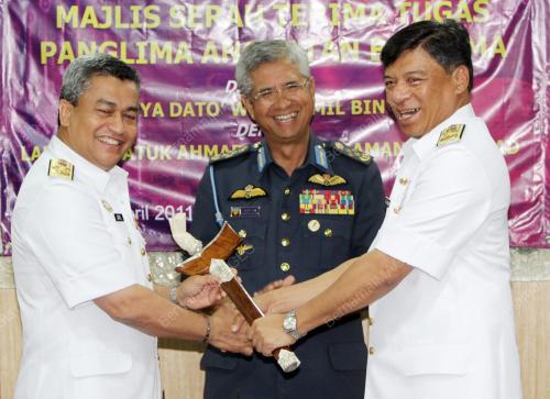 TAN SRI AZIZAN ARIFFIN