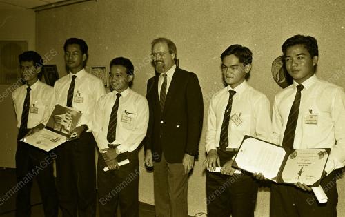 KL04_130690_PELAJAR