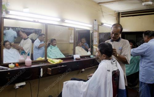 RAMBUT RAYA