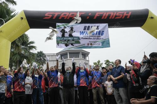 KL04_13092019_UIA_MUJAHID_BN201909110658