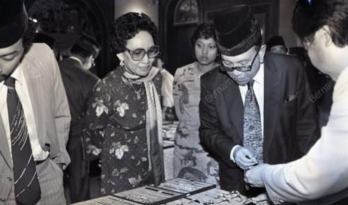 PAMERAN JAM
