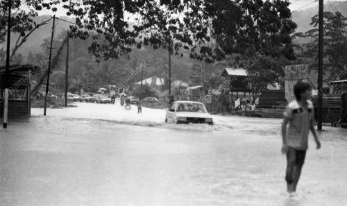 BANJIR KILAT DI JALAN TUN ABDUL RAZAK